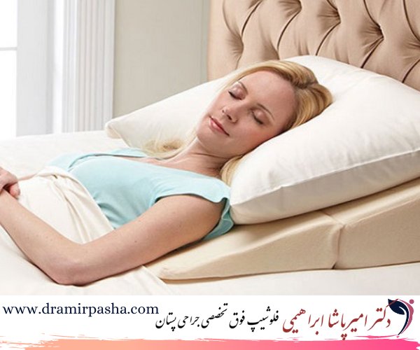 طرز خوابیدن بعد از عمل ماموپلاستی 